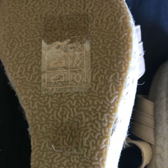 NEW Lady Godiva Beige Chain Jude Espadrille Wedge - Picture 6 of 6